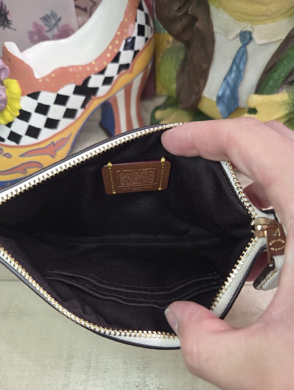 Coach x Disney Minnie Mouse Patch Small Wristlet in the "Chalk" white, EUC - Picture 14 of 16